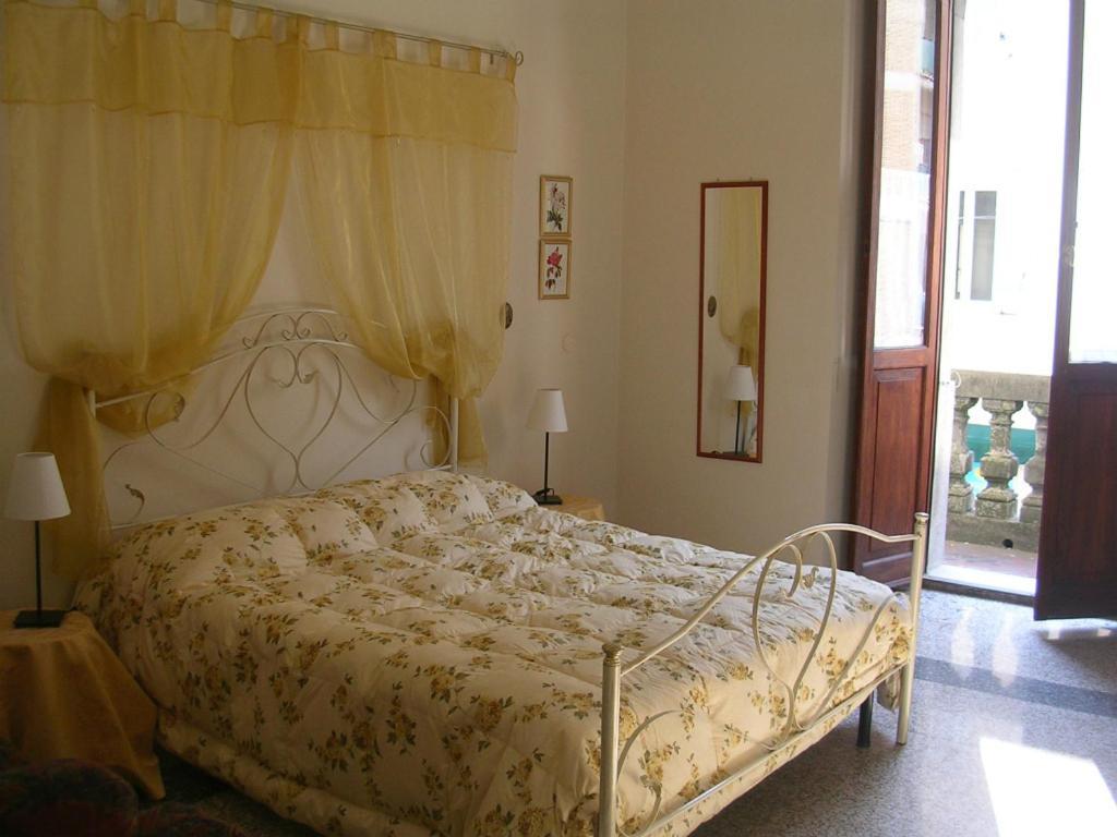 Ascoli Antica B&B Асколі-Пічено Номер фото